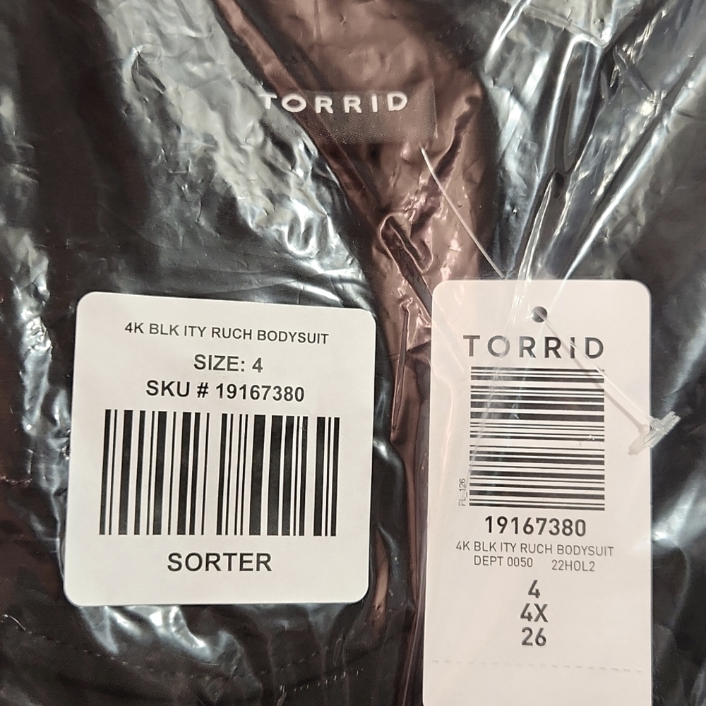 ❤️NWT TORRID BODYSUIT HALTER TIE-PUFF SLEEVE RUCHED FRONT SNAP BOTTOM - Picture 10 of 16
